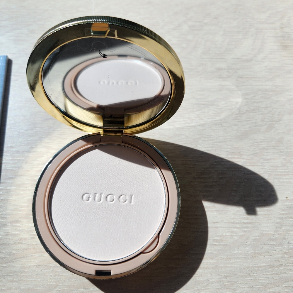 Gucci Setting Compact Powder 0.05 - Picture 2 of 3